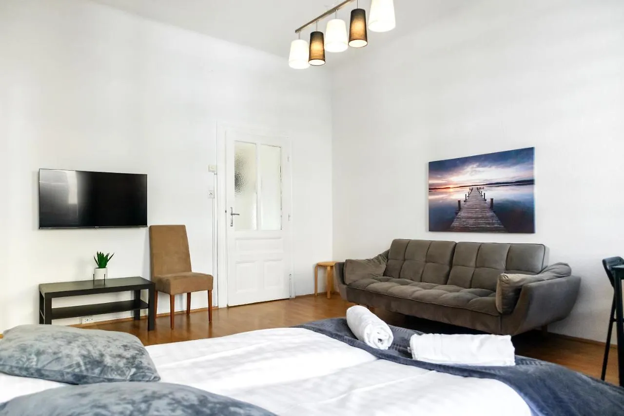 Beautiful 2Br Aptartment 12 Minutes To Downtown Vienna