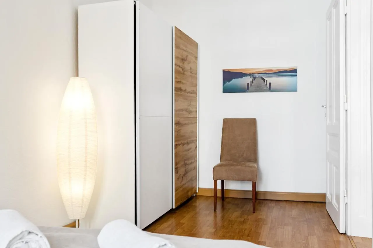 Beautiful 2Br Aptartment 12 Minutes To Downtown Vienna Apartment